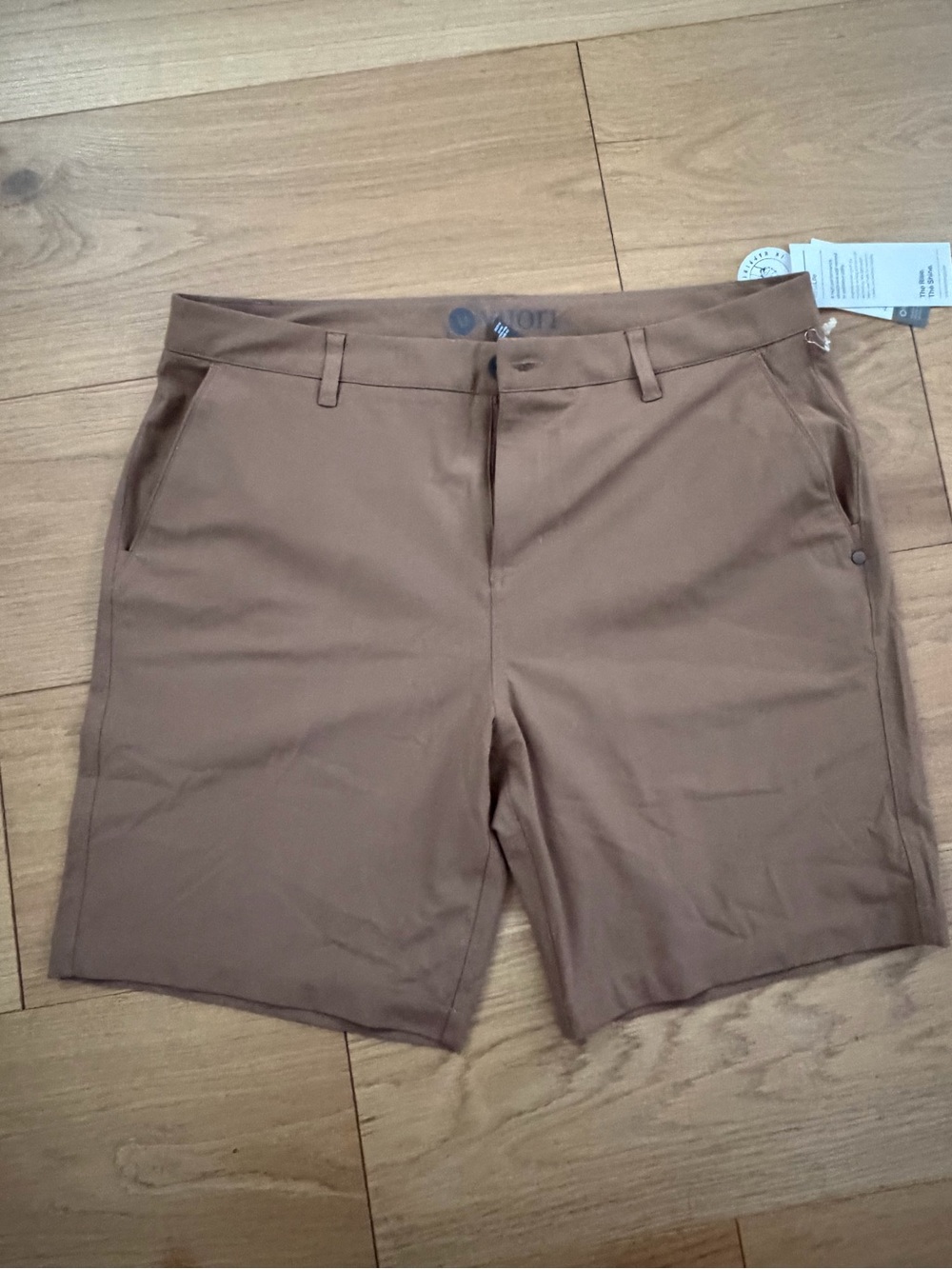 Vuori Meta Shorts – Men’s 36 – Camel – New With Tags NWT